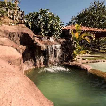 Casa De Campo Com Piscina Cascata Artificial Sao Lourenco  Ngoại thất bức ảnh